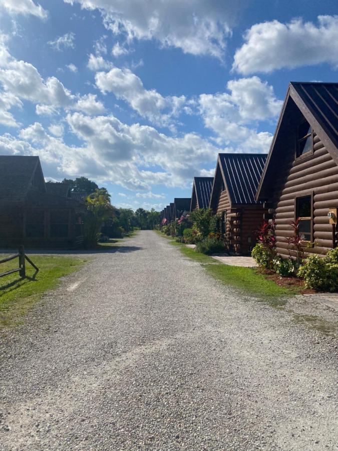 Log Harbor Cabins Okeechobee Ngoại thất bức ảnh